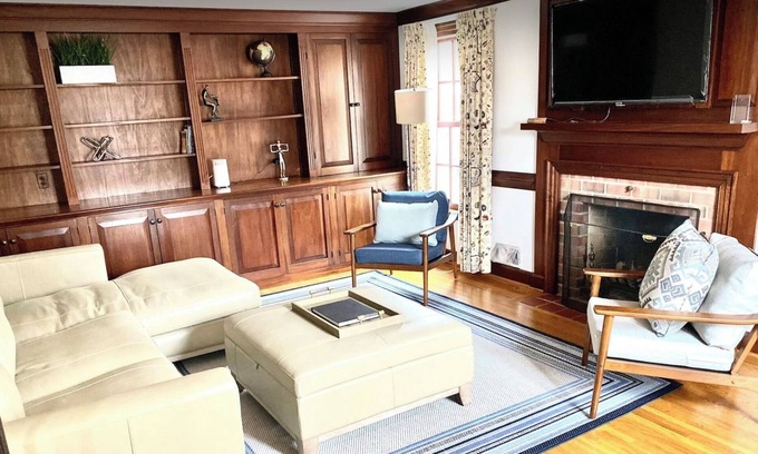 Williamsville Maison | Mill House 3 bedroom in Williamsville/Buffalo