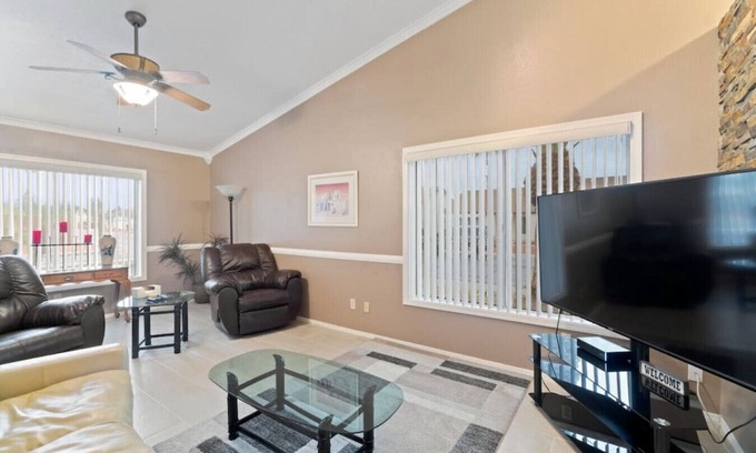 Country Meadows Maison | Millark Peoria · Perfect Peoria Home with Pool Vacation Rental