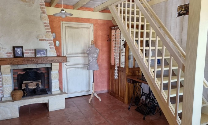 Pouzauges Maison | Mille Roses Gîte de caractère Proche Puy du Fou - Piscine couverte, sauna et SPA