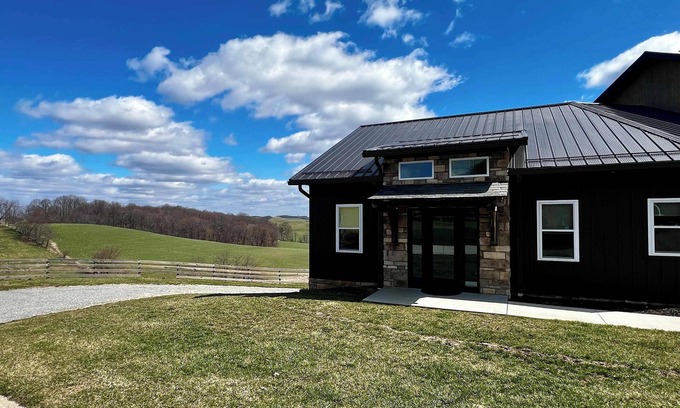 Sugarcreek Maison | Millhart Family Lodge & Rec Center