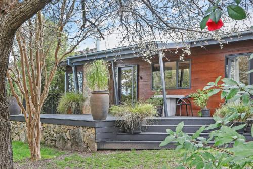 Beechworth Maison | Millie & Pips Beechworth Bungalow