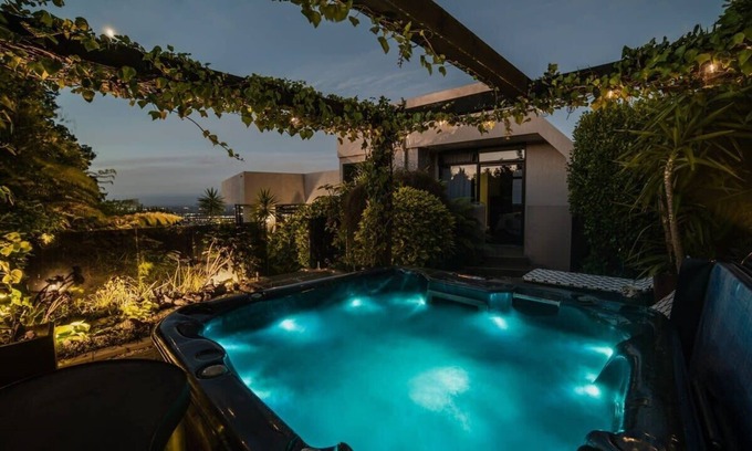 Cashmere Maison | Million Dollar City Views - Sleeps 12