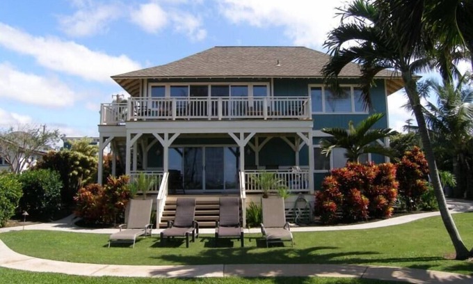 Paia Maison | Maui North Shore Oceanfront Cottage