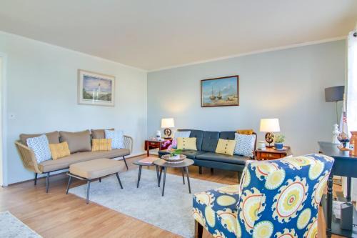 Milton Maison | Milton Townhouse about 9 Mi to Delaware Bay!