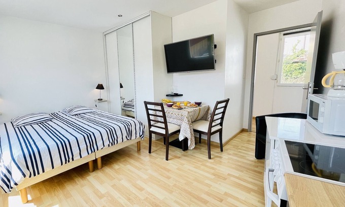 Forges-les-Bains Appartement | Mimosa : Studio charmant proche des thermes