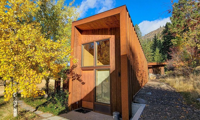 Mazama Cabine | Miners Refuge - Mazama retreat with mountain views