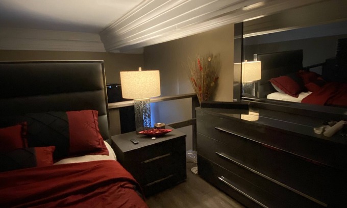 Wilkes-Barre Appartement | Mini Artsy Loft…min from Ski resort and Mohegan sun casino!