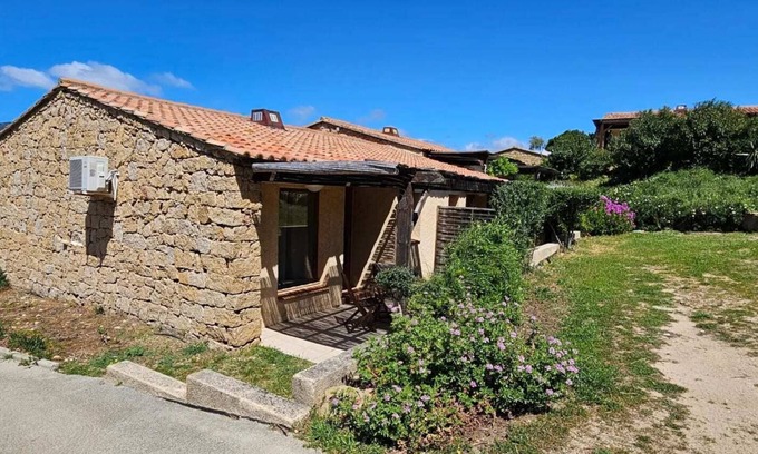 Serra-di-Ferro Villa | Mini Caseddu T2, Alba Rossa avec Piscine & vue mer