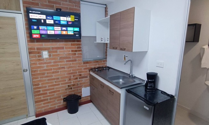 Medellin Appartement | Mini Studio 4. Frente Almcentro Comercial y Barrio Laureles. Todo Cerca