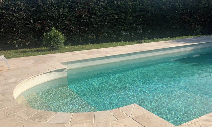 Aigueze Maison | Mini Villa à Aiguèze avec piscine privée et vue sur le village