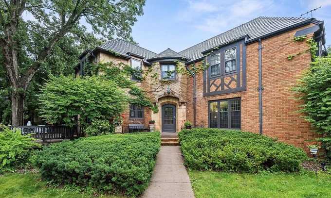 Seward Maison | Minneapolis Riverfront
