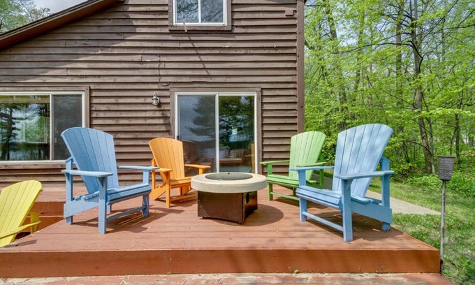 Ossipee Maison | Minnesota Cabin with Deck and Private Beach