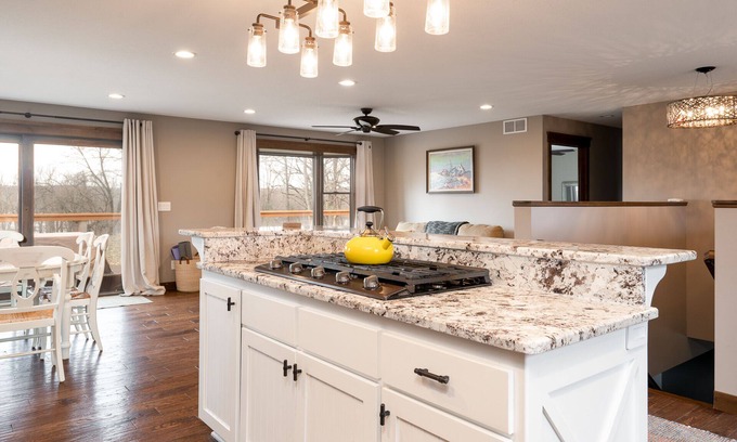 Somerset Maison | MINNeSTAY* Somerset River Retreat