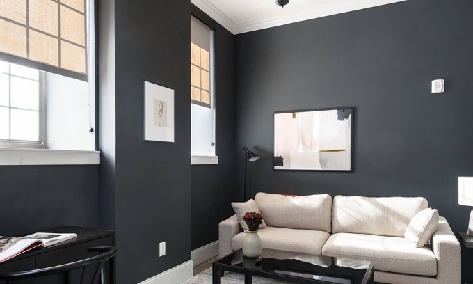 Lafayette Square Appartement | Mins to Downtown, Ballpark, Arch | Free Parking + W&D | Zencity