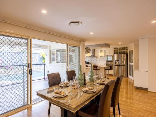 Forest Lake Maison | Mins to Shop n Lake 4 beds family retreat with pool