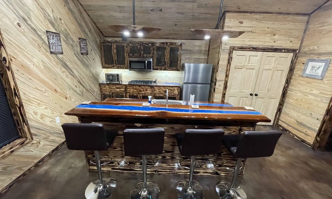Coffeeville Cabine | Minutes away from one of the greatest crappie fishing lakes in the world
