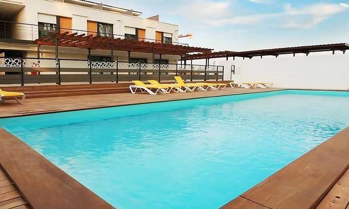 Eguilles Hôtel | Minutes Away from Parc Saint-Mitre in Eguilles! Pet-friendly, Free Parking!