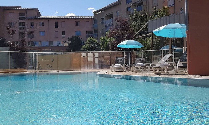 Gap Hôtel | Minutes from Lauzon Ski Lift, Stay in a Pet-Friendly Hotel with On-Site Parking!