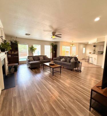 San Antonio Maison | Minutes from Sea World and Fiesta Texas