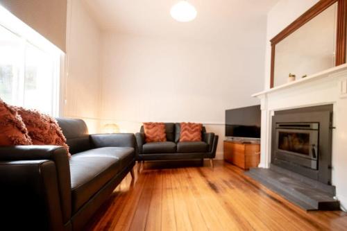 West Launceston Maison | Minutes from the CBD Cafes and Cataract Gorge
