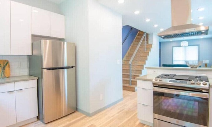 East Price Hill Maison | Minutes To Downtown Modern 3 Bedroom Home