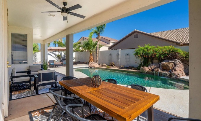Ashley Park Maison | Minutes to DT Chandler/Gilbert - Pool Gameroom