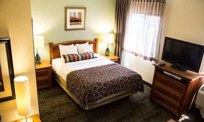 Las Colinas Appartement | Tourist Trap! Minutes to Grapevine Convention, with Parking, Swimming Pool!