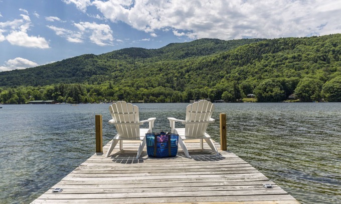 Newbury Maison | Mount Sunapee Ski House avec de belles vues sur la montagne et front de mer direct
