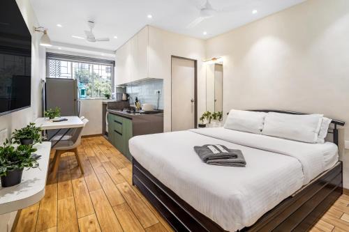 Pali Hill Appartement | Mira Studio Bandra W by The Bombay Home Company
