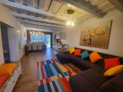 Oriszentpeter Maison | Mirabola