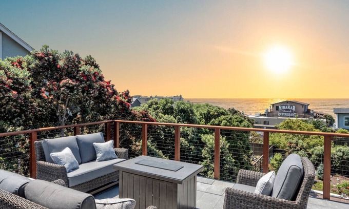El Granada Maison | Miramar Oasis! Ocean View, Steps2Beach, Roof Deck, Fire Pit, Coastal Trail