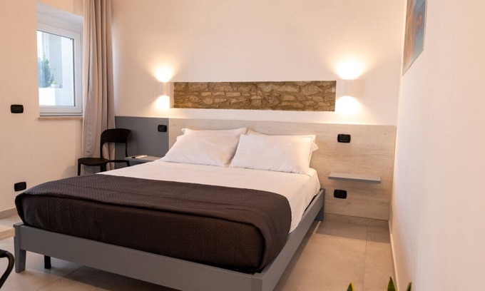 Vasto Lit Et Petit-Déjeuner | Miramare Suites - Blue Room