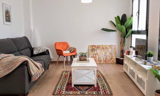 Feria Appartement | Misterhost Duplex Central and Quiet