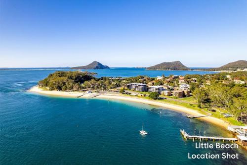 Nelson Bay Appartement | Mistral Court 14 across the road from the beach
