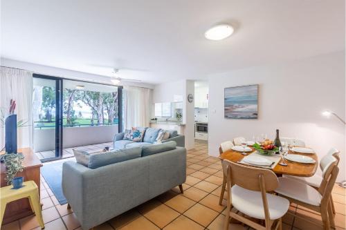 Nelson Bay Appartement | Mistral Court 2, 17 Mistral Close - little beach water views & Wifi