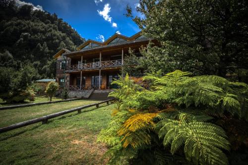 Cochamo Cabine | Mitico Puelo Lodge