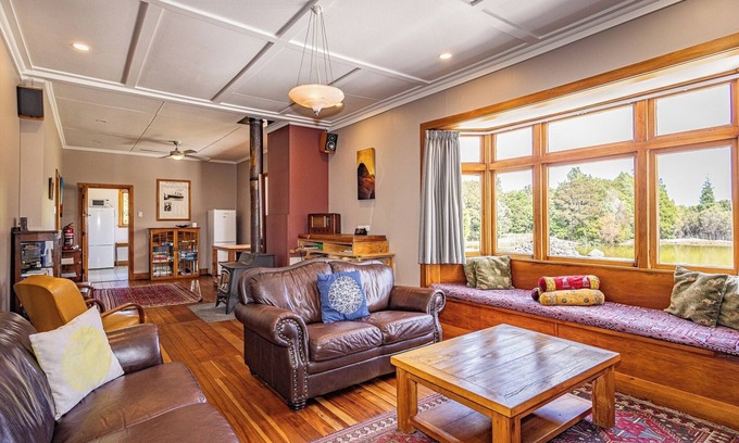 Horopito Maison | MJ's Retreat, Stunning Tongariro crossing accommodation. Private and secure.