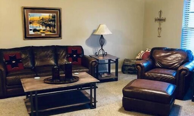 Pawhuska Appartement | MJ’S BUNKHOUSE #3-2 BLOCKS TO DOWNTOWN