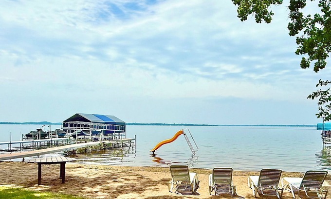 Detroit Lakes Maison | MN cabin escape. 2 cabins on exclusive DL shore