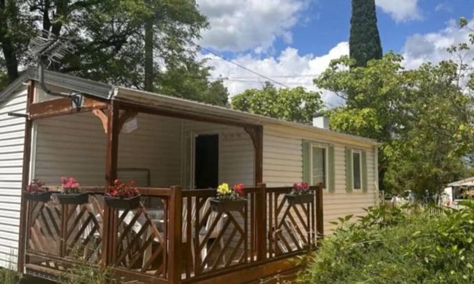 Saint-Paulet-de-Caisson Maison | Mobile home on the banks of the Ardèche and the medieval village of Aiguèze