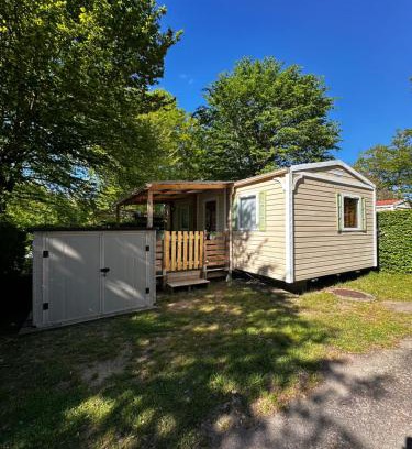 Saint-Gerons Chalet De Ski | Mobilhome au bord du lac