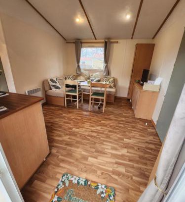 Saint-Gerons Autre | Mobilhome les pieds dans l eau avec piscine