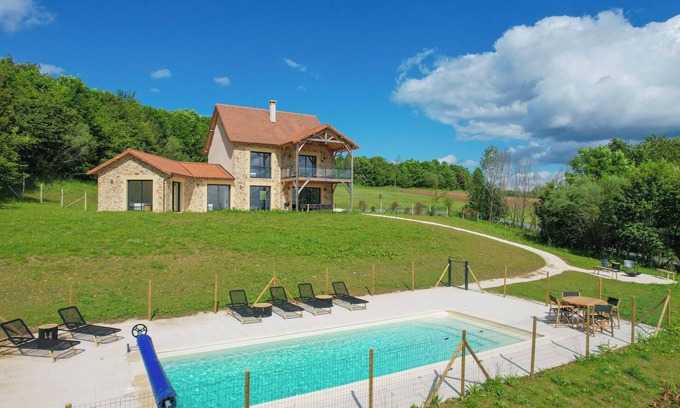 Saint-Medard-d'Excideuil Maison | Modern vacation home with private pool on estate with golf. Pets allowed!