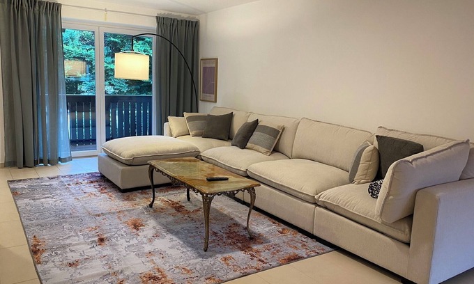 Freilassing Appartement | Modern 160sqm - fully equipped - near Salzburg - mountains lakes and culture 🏔️
