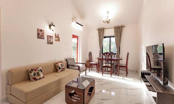 Carmona Appartement | Modern 1BHK Condo W/S. Pool, 3m. Walk To Beach