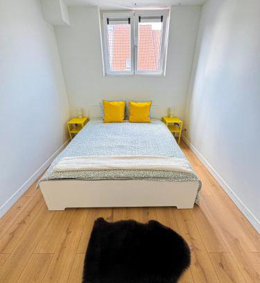 Bloemekenswijk Appartement | Modern 1BR & 1LR Apartment Next to City Center