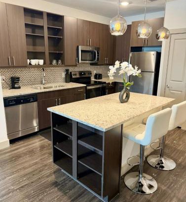 Farmers Branch Appartement | Modern 1BR Dallas peaceful escape in the heart of Farmers Branch! Less than 20 minutes from Downtown Dallas, 15 from DFW ariport 15 from Grapevine