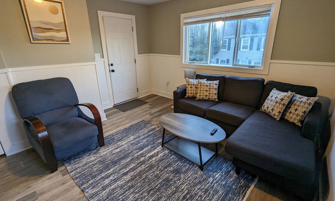 Biddeford Appartement | Modern 1br in downtown Biddeford