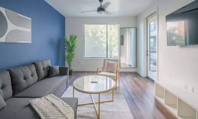 Tempe Appartement | Charming 1BD | Pool+Gym+Parking+W/D| Sleeps 4
