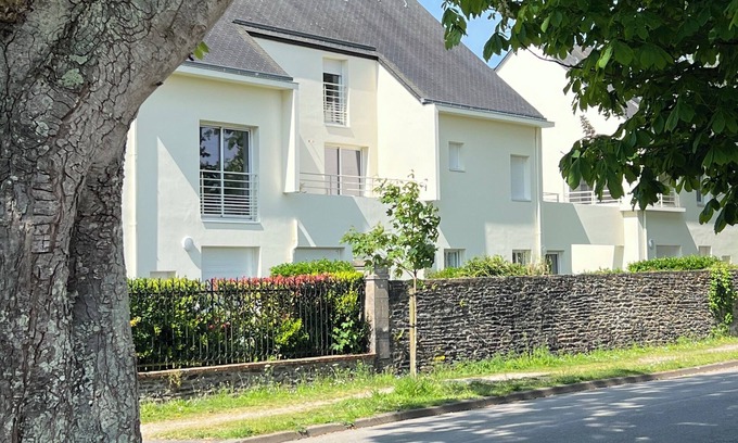 Barneville-Carteret Appartement | Appartement de 2 chambres à 5 minutes à pied des restaurants et du front de mer.